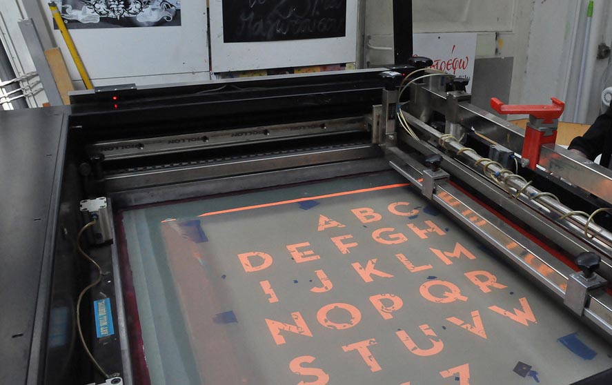 Screen printing machine is working