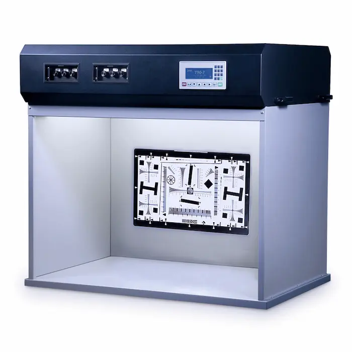 standard-light-source-display