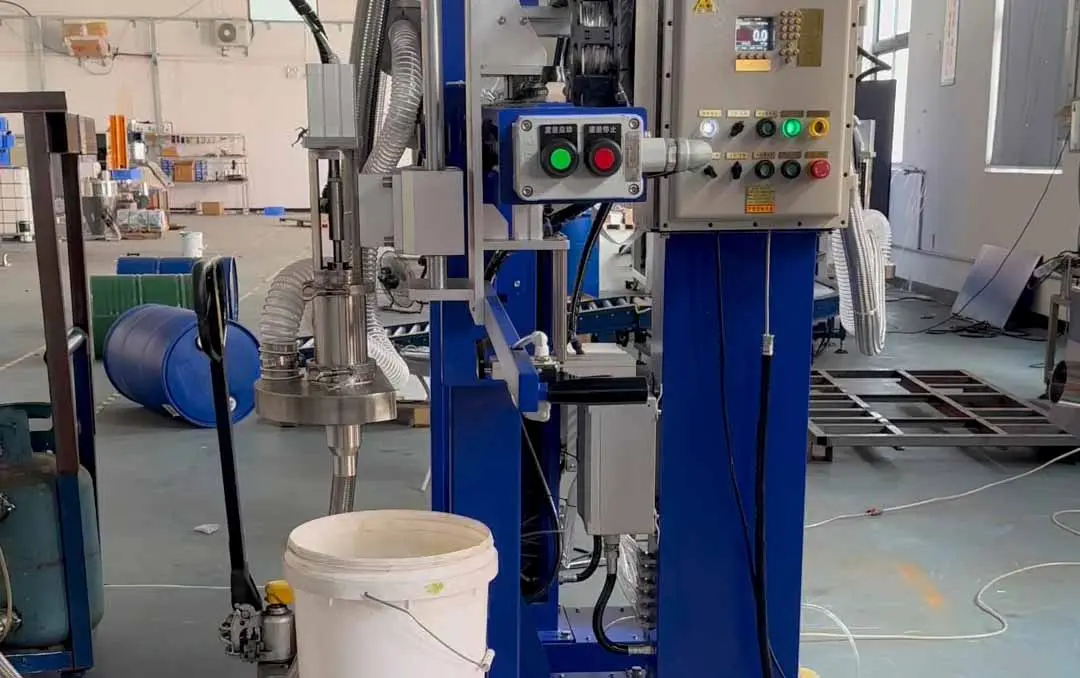 auto-liquid-filling-machine